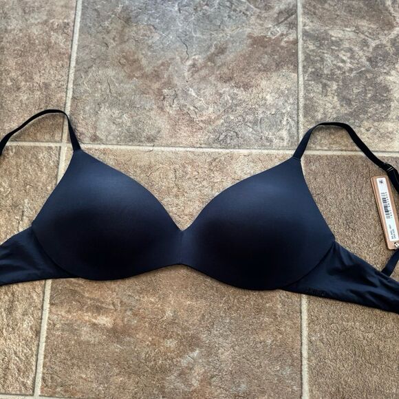 Skims Wireless Form Pushup Plunge Bra Onyx Size 32D - Picture 5 of 9